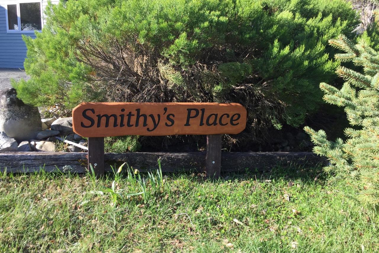 Smithy'S Villa Lake Tekapo Exteriör bild